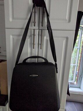 Small Delsey suitcase carry-on